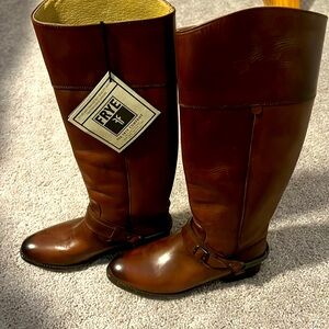 Beautiful FRYE boots!! 100% leather
